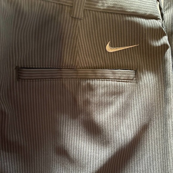 Nike black pinstripe flat front golf pants size 32x31 1/2 - Picture 10 of 13